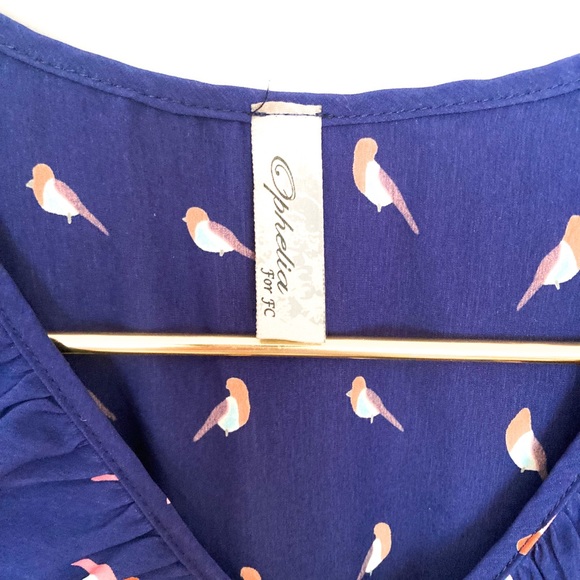 Chic Bird Patterned Dress - Picture 2 of 3